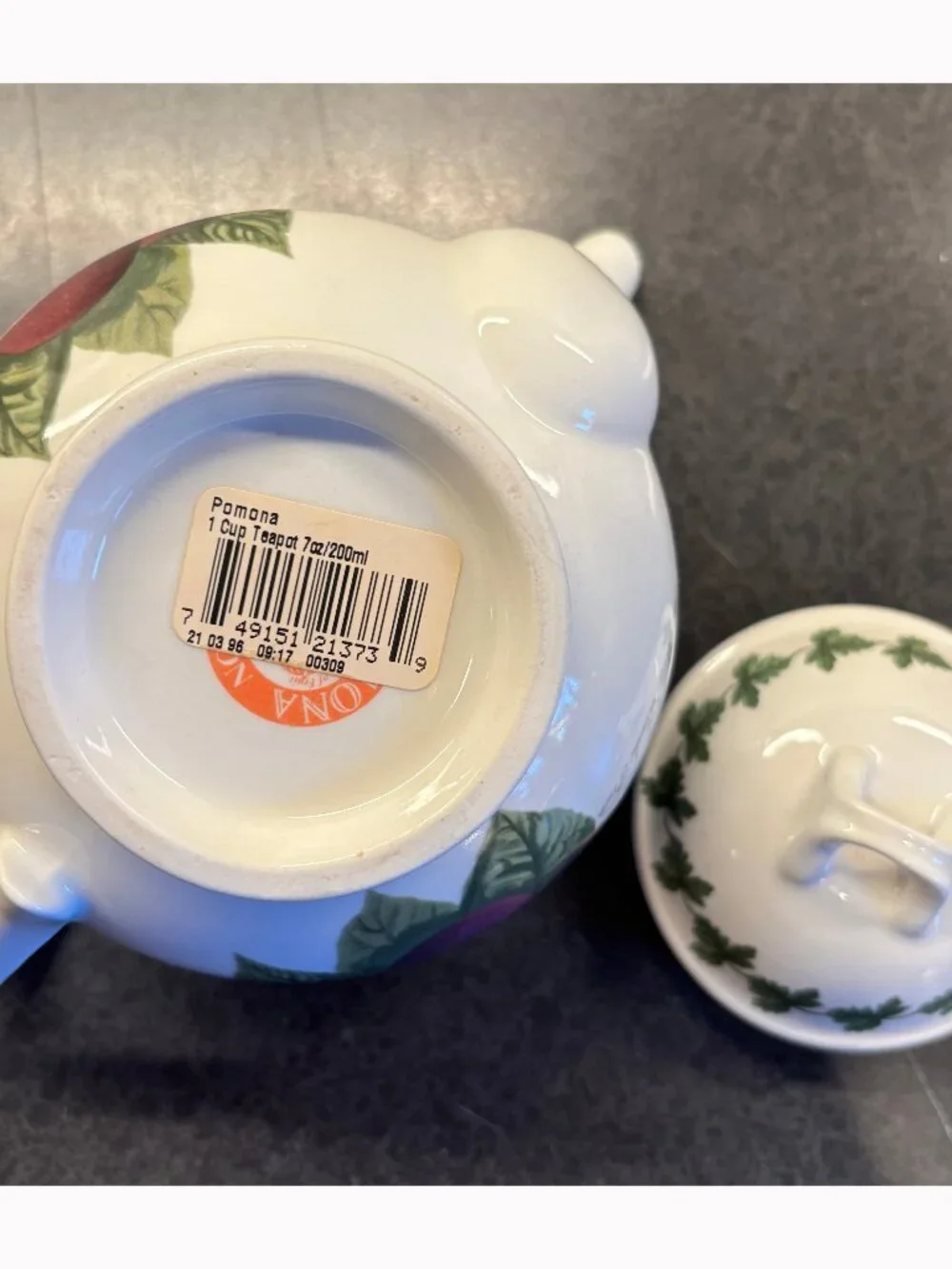 Portmeirion Pomona 1c tea pot
